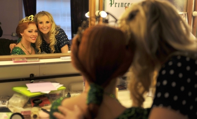 Cheryl2C_Sarah2C_Kimberley_and_Nicola_backstage_at_Shrek_21_05_12_285329.jpg