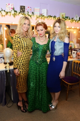 Cheryl2C_Sarah2C_Kimberley_and_Nicola_backstage_at_Shrek_21_05_12_28729.jpg