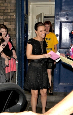 Sarah2C_Kimberley_and_Nicola_leave_Shrek_the_musical_21_05_12_282729.jpg