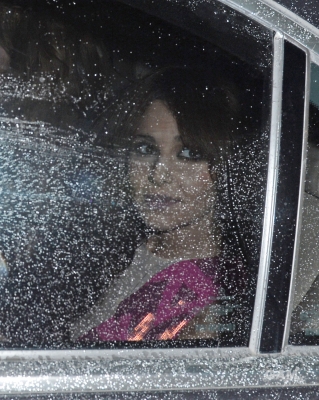 Cheryl_Cole_at_The_Mahiki_Club_In_London_01_06_12_286129.JPG