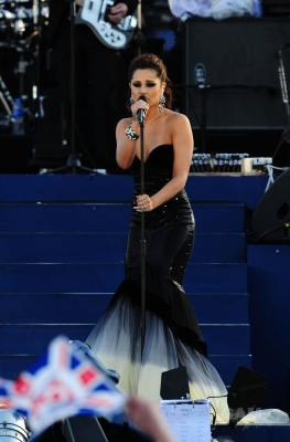 Cheryl_Cole_at_Diamond_Jubilee_04_06_12_281429.jpg