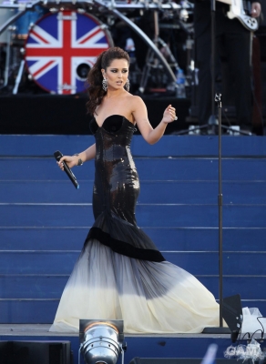 Cheryl_Cole_at_Diamond_Jubilee_04_06_12_28629.jpg