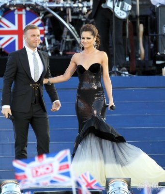 Cheryl_Cole_at_The_Queen_s_Diamond_Jubilee_concert_04_06_12_282529.jpg