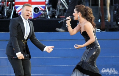 Cheryl_Cole_at_The_Queen_s_Diamond_Jubilee_concert_04_06_12_283429.jpg