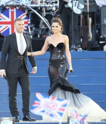 Cheryl_Cole_at_The_Queen_s_Diamond_Jubilee_concert_04_06_12_283629.jpg