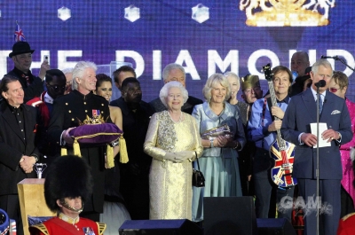 Cheryl_Cole_at_The_Queen_s_Diamond_Jubilee_concert_04_06_12_284829.jpg