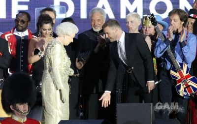 Cheryl_Cole_at_The_Queen_s_Diamond_Jubilee_concert_04_06_12_285629.jpg