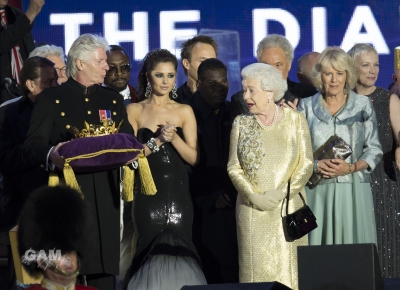 Cheryl_Cole_at_The_Queen_s_Diamond_Jubilee_concert_04_06_12_286029.jpg