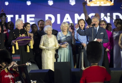 Cheryl_Cole_at_The_Queen_s_Diamond_Jubilee_concert_04_06_12_286529.jpg