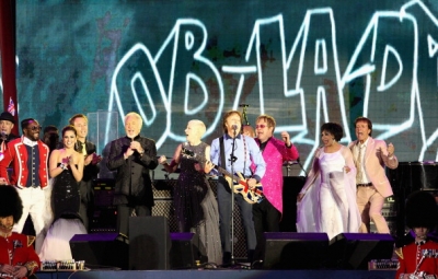 Cheryl_Cole_at_The_Queen_s_Diamond_Jubilee_concert_04_06_12_286729.jpg