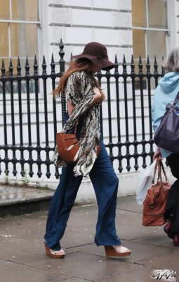 Nadine_Coyle_out___about_in_London_11_06_12_28229.JPG