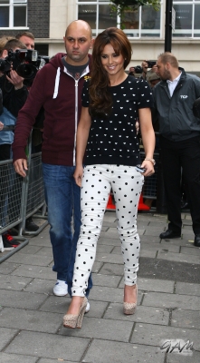 Cheryl_Cole_Leaving_Radio_1_Studios_12_06_12_281029.jpg