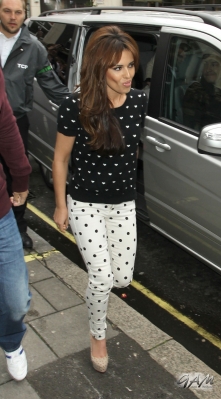 Cheryl_Cole_Leaving_Radio_1_Studios_12_06_12_2812829.jpg