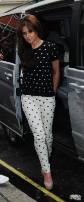 Cheryl_Cole_Leaving_Radio_1_Studios_12_06_12_2814529.jpg