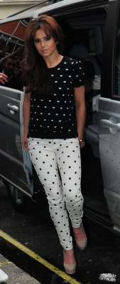 Cheryl_Cole_Leaving_Radio_1_Studios_12_06_12_2814629.jpg