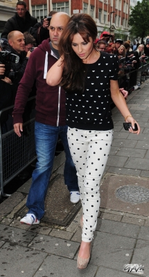 Cheryl_Cole_Leaving_Radio_1_Studios_12_06_12_2815829.jpg