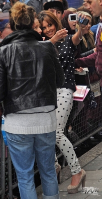 Cheryl_Cole_Leaving_Radio_1_Studios_12_06_12_28329.jpg