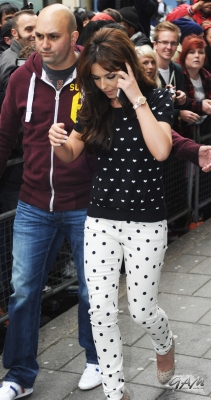 Cheryl_Cole_Leaving_Radio_1_Studios_12_06_12_28429.jpg