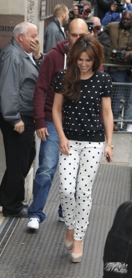 Cheryl_Cole_Leaving_Radio_1_Studios_12_06_12_288529.jpg