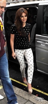 Cheryl_Cole_arriving_at_Radio_1_Studios_12_06_12_281729.jpg