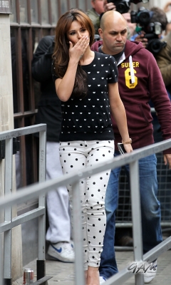 Cheryl_Cole_arriving_at_Radio_1_Studios_12_06_12_282629.jpg