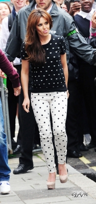 Cheryl_Cole_arriving_at_Radio_1_Studios_12_06_12_28329.jpg