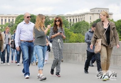 Cheryl_Cole_out_in_Paris_13_06_12_282129.jpg