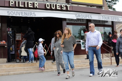 Cheryl_Cole_out_in_Paris_13_06_12_285429.jpg