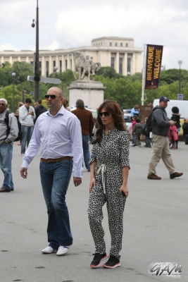 Cheryl_Cole_out_in_Paris_13_06_12_285929.jpg