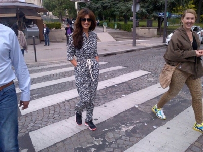 Cheryl_Cole_out_in_Paris_13_06_12_286129.jpg