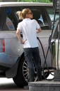 Sarah_Harding_at_a_petrol_station_11_06_12_281029.jpg