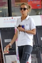 Sarah_Harding_at_a_petrol_station_11_06_12_28129.jpg