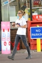 Sarah_Harding_at_a_petrol_station_11_06_12_281329.jpg