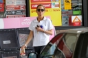 Sarah_Harding_at_a_petrol_station_11_06_12_28929.jpg