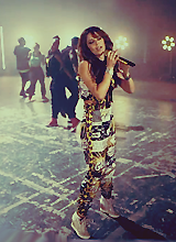Cheryl_Cole_performing_Under_The_Sun_T4_Special_28429.png