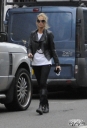 Sarah_Harding_goes_grocery_shopping_at_Tesco_14_06_12_281429.jpg