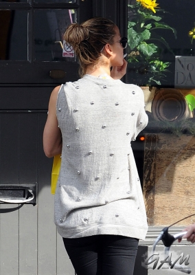 Sarah_Harding_out___about_in_London_15_06_12_28729.jpg