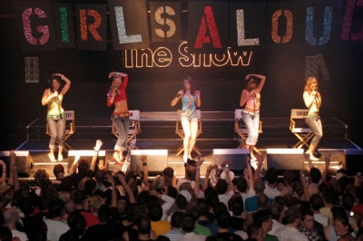 Girls_Aloud_performing_at_G_A_Y_Cheryls_21st_birthday_260604_70.jpg
