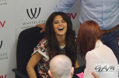 Cheryl_Cole_at_A_Million_Lights_signing_at_HMV_18_06_12_286129.jpg