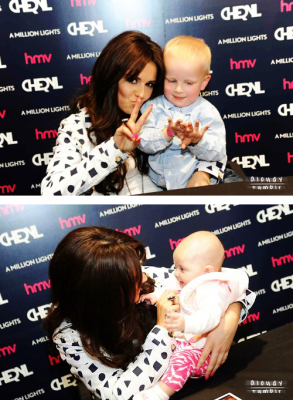 Cheryl_Cole_at_A_Million_Lights_signing_at_HMV_in_Newcastle_19_06_12_282629.png