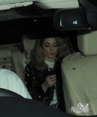 Nicola_Roberts_out_in_London_27_06_12_28629.jpg