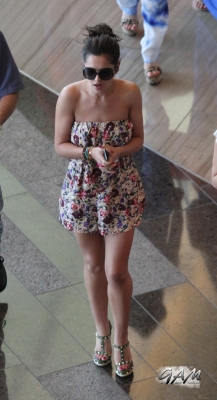 Cheryl2C_Kimberley_and_Nicola_have_lunch_in_Las_Vegas_30_06_12_281629.jpg