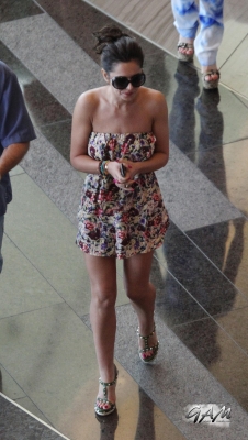 Cheryl2C_Kimberley_and_Nicola_have_lunch_in_Las_Vegas_30_06_12_281929.jpg