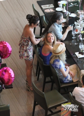 Cheryl2C_Kimberley_and_Nicola_have_lunch_in_Las_Vegas_30_06_12_28829.jpg