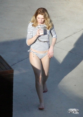 Nicola_and_Kimberley_poolside_in_Las_Vegas_28_06_12_28929.jpg