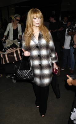 Sarah2C_Nicola___Kimberly_arriving_at_LAX_Airport_30_09_07_281929.jpg