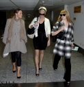 Sarah2C_Nicola___Kimberly_arriving_at_LAX_Airport_30_09_07_282229.jpg