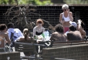 Girls_Aloud_taking_a_break_from_tour_rehearsals_01_05_07_28329.jpg