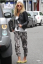Sarah_Harding_out_in_London_09_07_12_282429.jpg