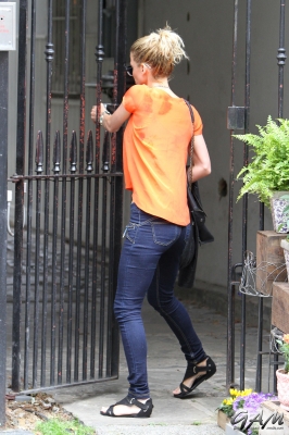 Sarah_Harding_out_in_London_10_07_12_28829.JPG